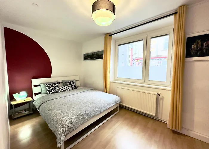 Nr.1 Perfect 3 Bedrooms Near To Main Train Station