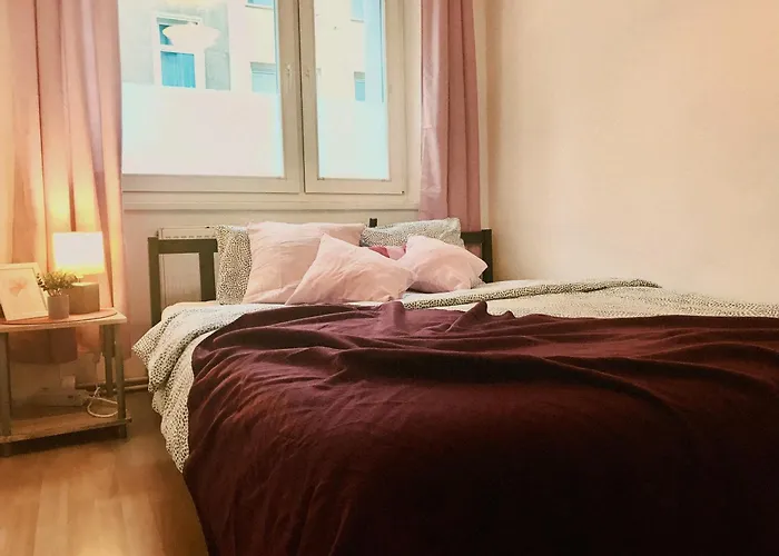 Nr.1 Perfect 3 Bedrooms Near To Main Train Station