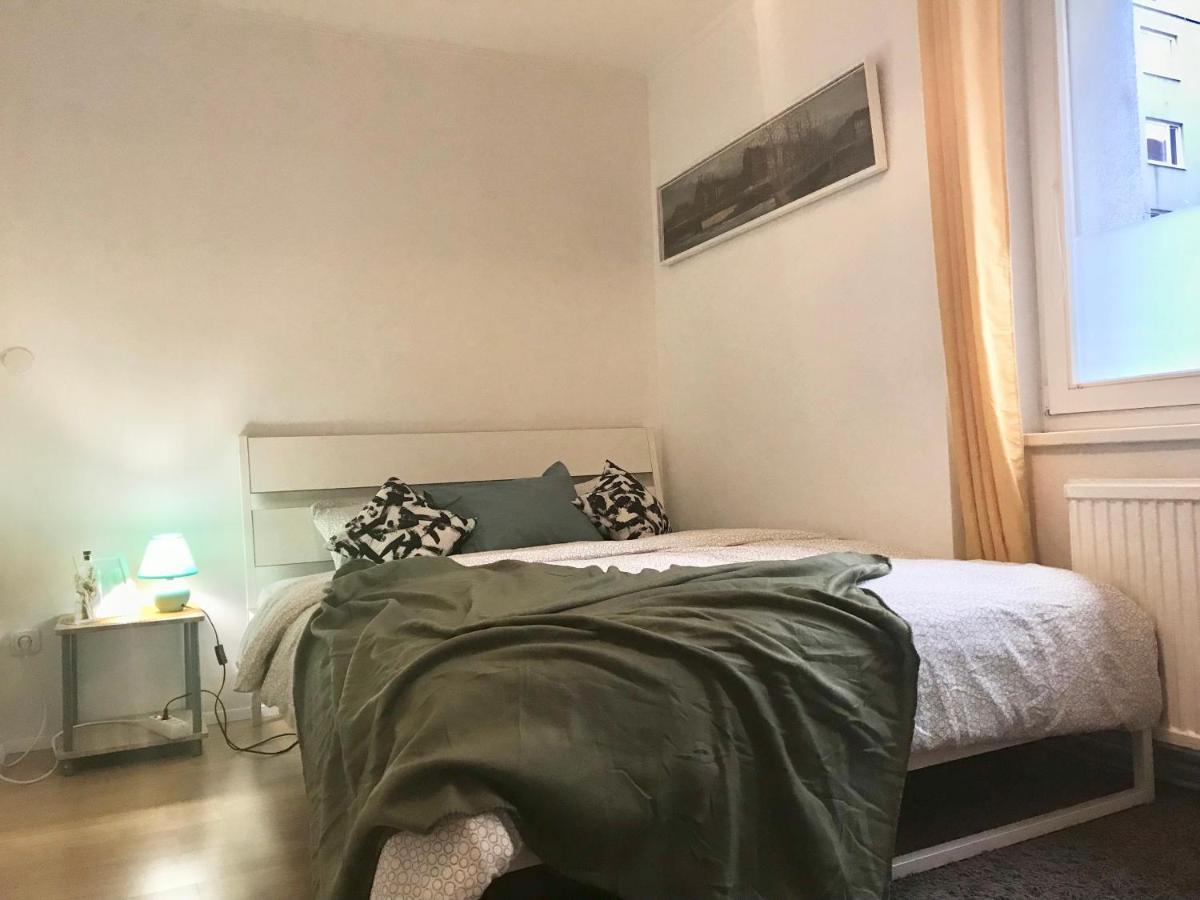 Nr.1 Perfect 3 Bedrooms Near To Main Train Station Apartmán *