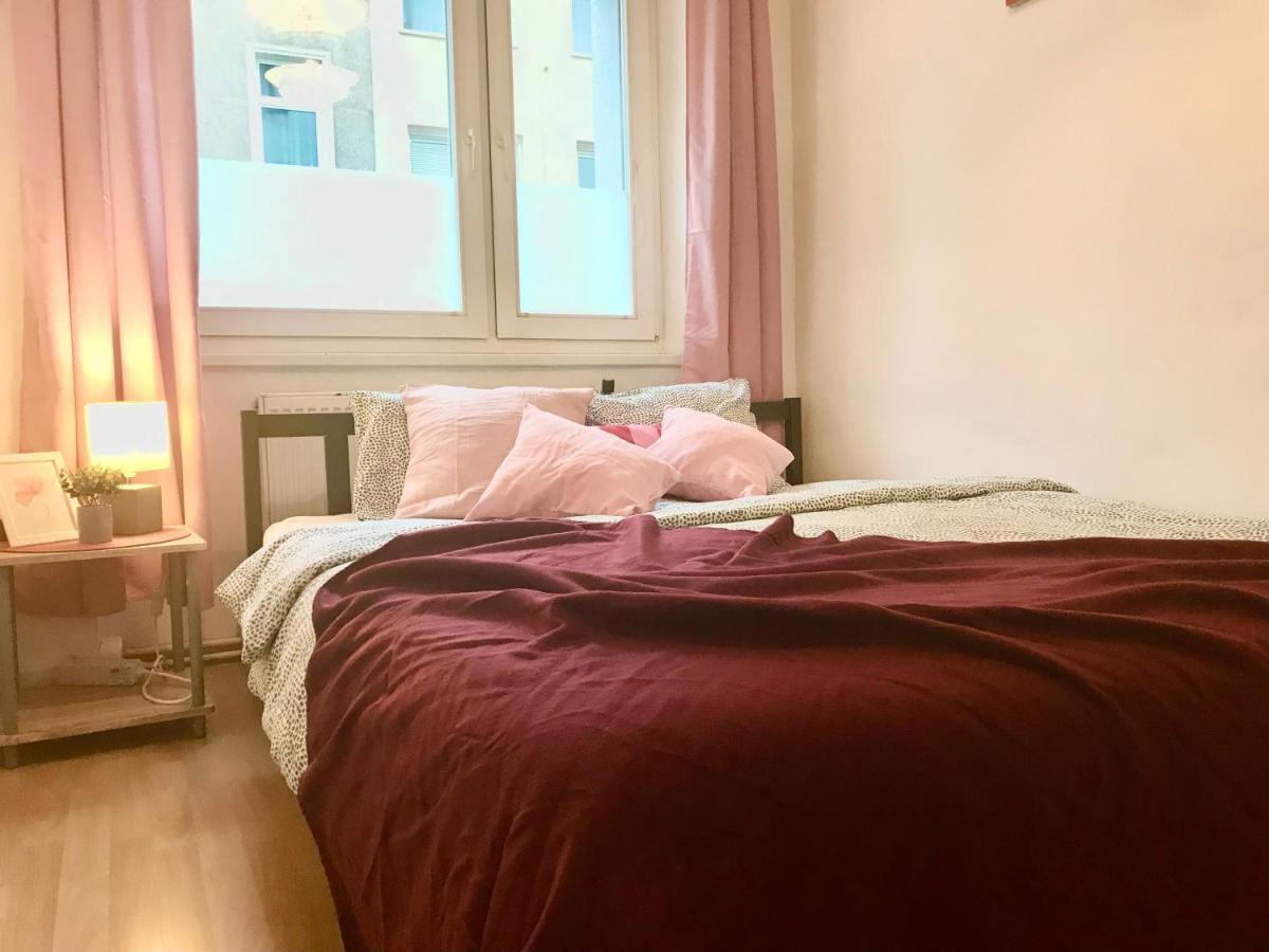 Nr.1 Perfect 3 Bedrooms Near To Main Train Station Apartmán *
